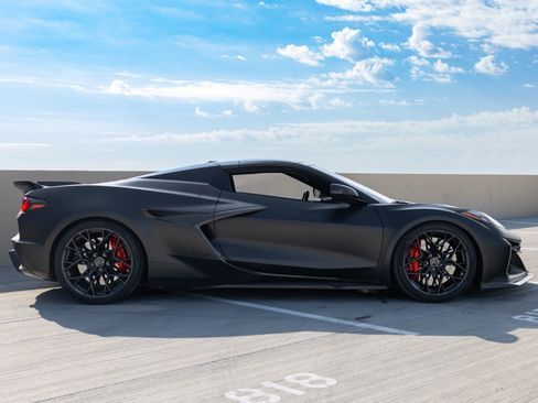 Used 2026 Chevrolet Corvette ZR1 w/ Stealth Interior Trim Package RWD image 7