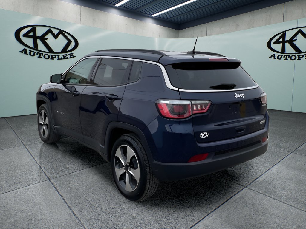 Used 2018 Jeep Compass Latitude w/ Popular Equipment Group FWD image 5