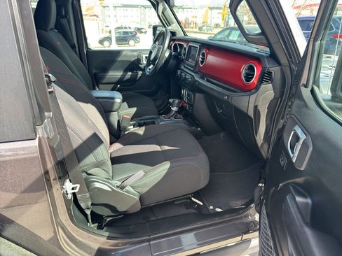 Used 2020 Jeep Wrangler Rubicon w/ Steel Bumper Group image 10