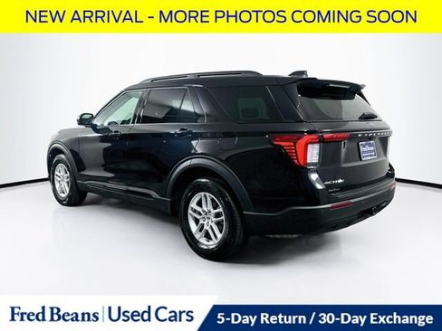 Used 2026 Ford Explorer Active AWD/4WD image 4