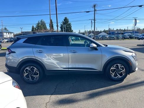 Certified 2024 Kia Sportage LX image 9