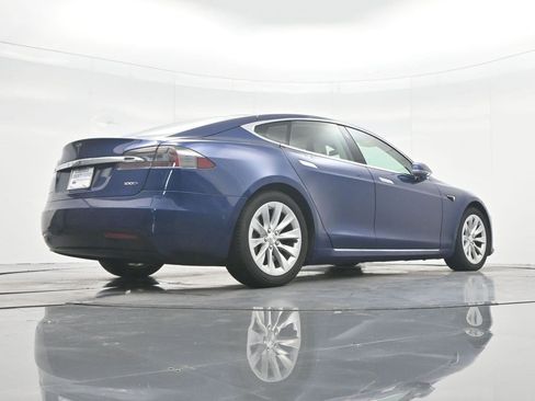 Used 2019 Tesla Model S Standard Range AWD/4WD image 30