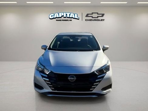 Used 2023 Nissan Versa SV image 8