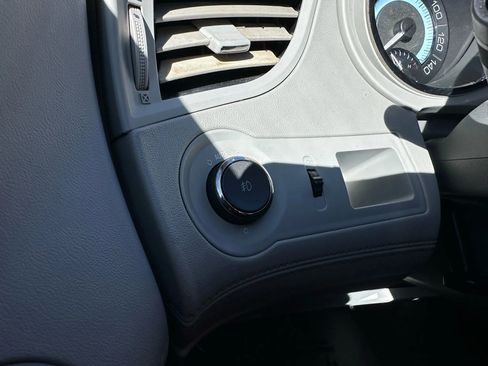 Used 2013 Buick LaCrosse Premium image 33