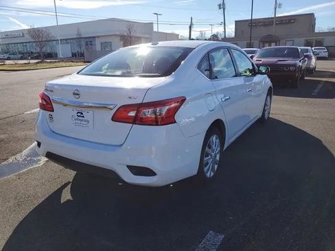 Used 2017 Nissan Sentra SV image 4