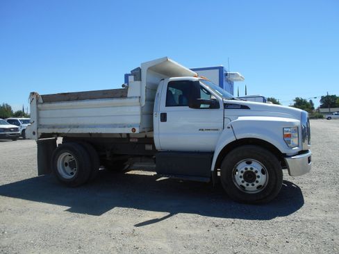 Used 2018 Ford F650 2WD Regular Cab Super Duty image 3