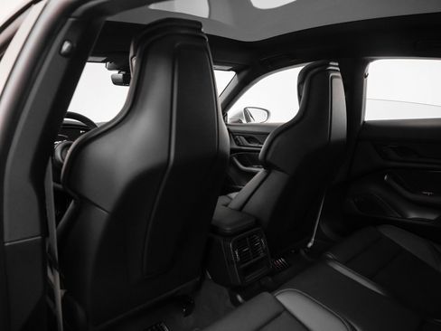 New 2025 Porsche Taycan image 30
