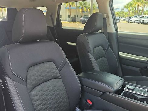 Used 2023 Nissan Pathfinder SV AWD/4WD image 27