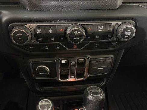 Used 2019 Jeep Wrangler Unlimited Sport S AWD/4WD image 24