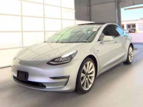 Used 2018 Tesla Model 3 Long Range AWD/4WD image 3