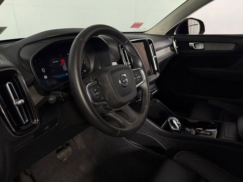 Used 2025 Volvo XC40 B5 Plus AWD/4WD image 21