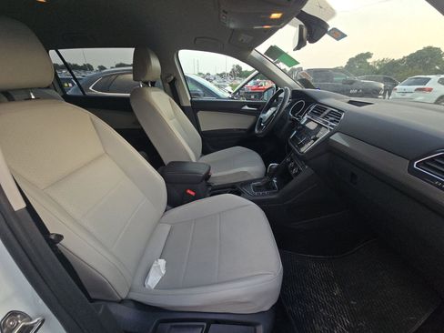 Used 2021 Volkswagen Tiguan SE FWD image 14