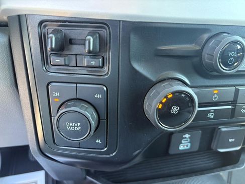 Used 2025 Ford F250 XLT AWD/4WD image 31