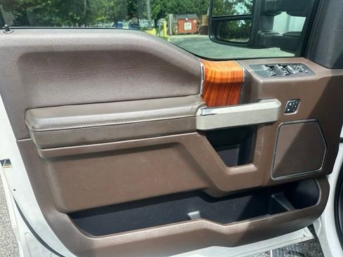 Used 2018 Ford F150 King Ranch w/ Equipment Group 601A Luxury AWD/4WD image 20