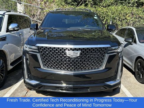Used 2022 Cadillac Escalade ESV Premium Luxury AWD/4WD image 2
