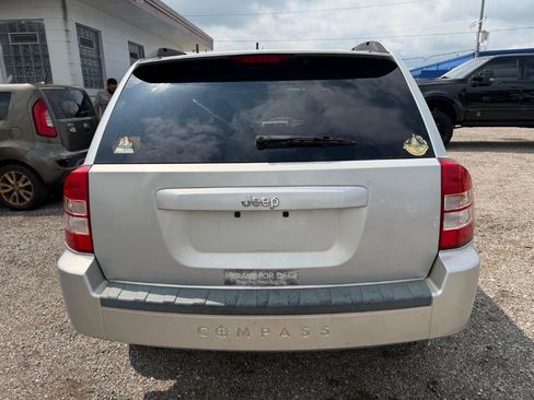 Used 2008 Jeep Compass Sport FWD image 4