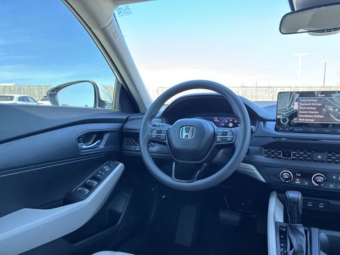 Certified 2025 Honda Accord LX image 22