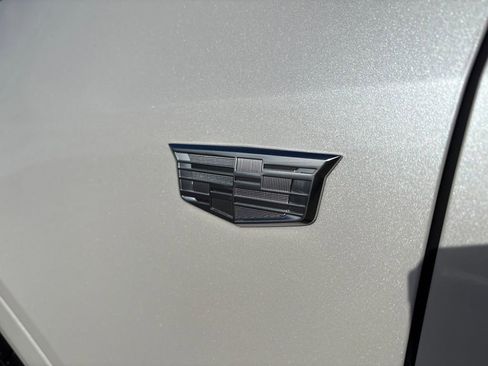 New 2026 Cadillac XT5 Sportv w/ LPO, Floor Liner Package image 11