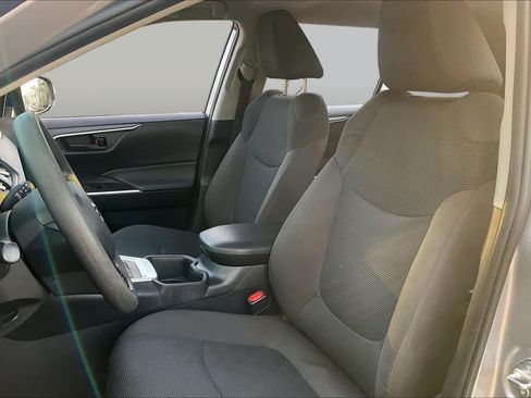 Used 2025 Toyota RAV4 LE AWD/4WD image 8