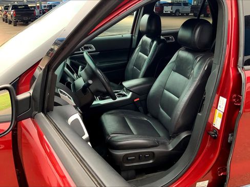 Used 2015 Ford Explorer XLT w/ Equipment Group 202B image 7