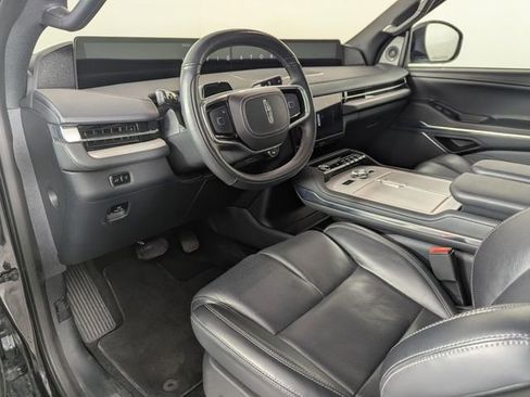 Used 2025 Lincoln Navigator Reserve w/ Jet Appearance Package image 16