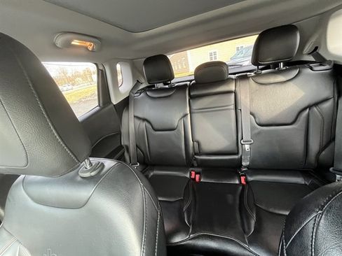 Used 2018 Jeep Compass Limited AWD/4WD image 29