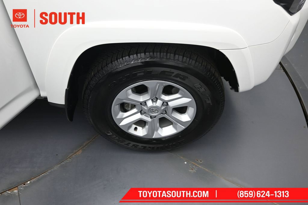 Used 2023 Toyota 4Runner SR5 Premium w/ Moonroof Package RWD image 33