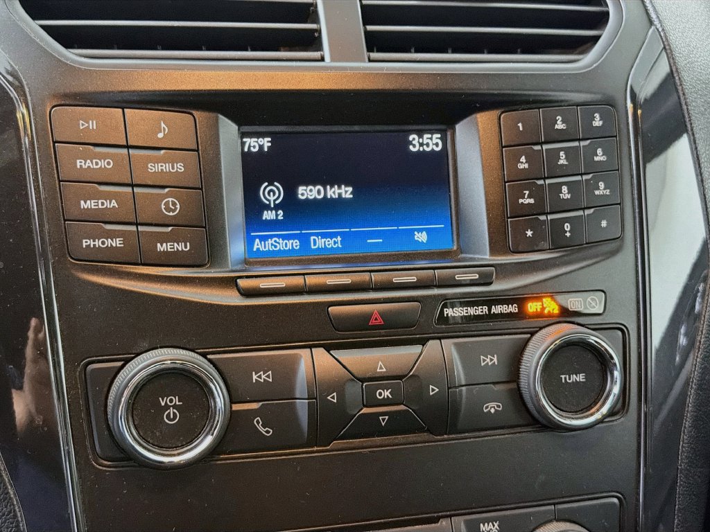 Used 2019 Ford Explorer XLT FWD image 14