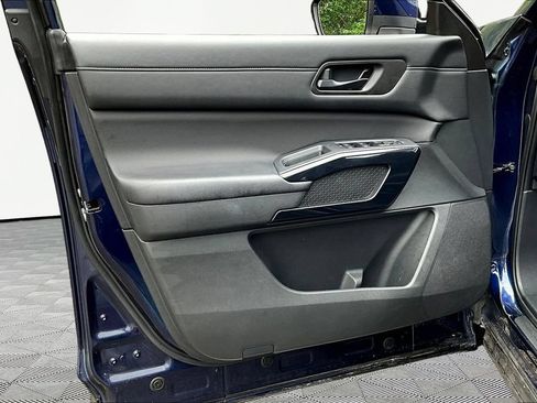 Used 2025 Nissan Pathfinder SV FWD image 20