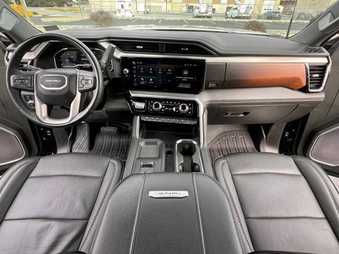 Used 2024 GMC Sierra 2500 Denali w/ Denali Reserve Package image 4