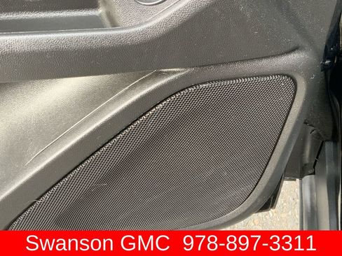 Certified 2023 GMC Terrain SLE w/ Driver Convenience Package AWD/4WD image 24