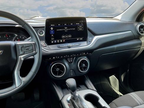 Used 2023 Chevrolet Blazer LT w/ Convenience Package FWD image 11