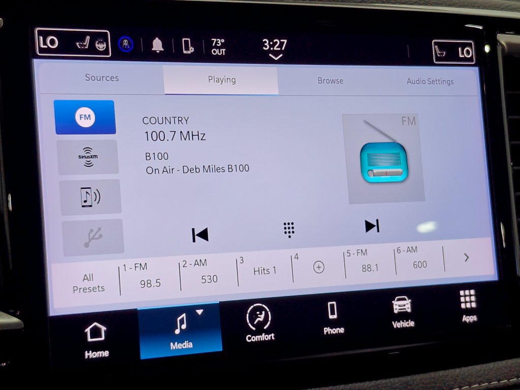 Used 2023 Chrysler Pacifica Touring FWD image 35