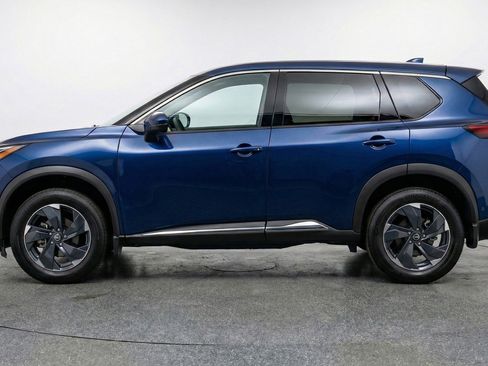 Used 2025 Nissan Rogue SV image 5