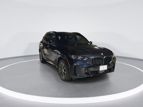New 2026 BMW X5 xDrive40i w/ M Sport Package image 2