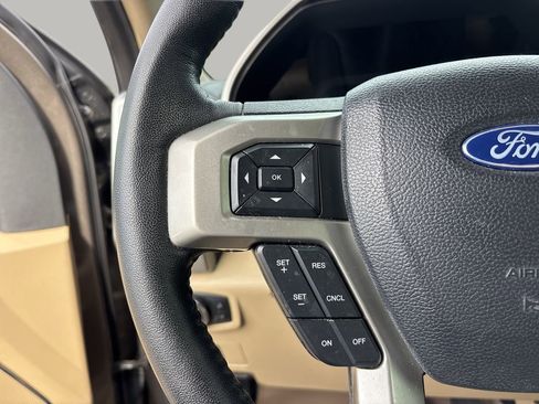 Used 2021 Ford F250 Lariat w/ Chrome Package image 21