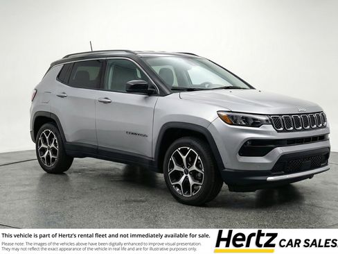 Used 2025 Jeep Compass Limited image 1