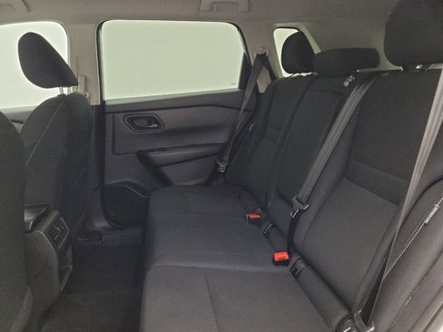 Used 2024 Nissan Rogue S AWD/4WD image 18