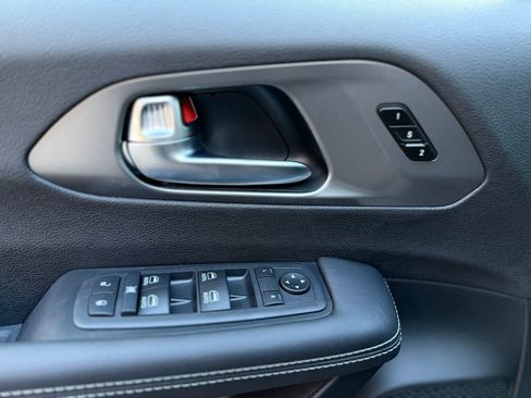 New 2026 Chrysler Pacifica Select image 21