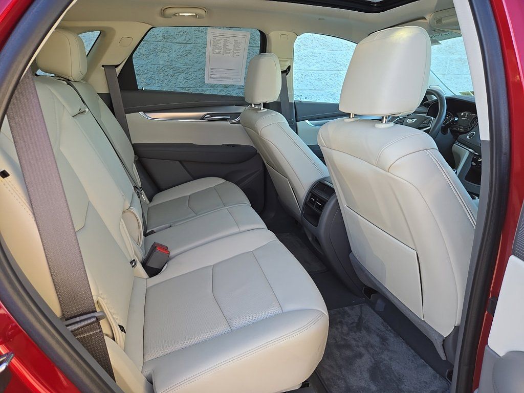 Certified 2023 Cadillac XT5 Premium Luxury w/ Technology Package FWD image 15