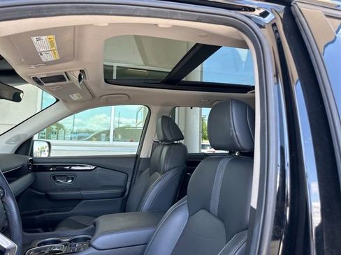 Certified 2024 Honda Pilot Touring image 5