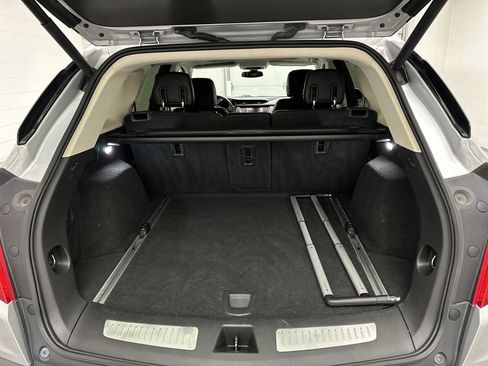 Used 2017 Cadillac XT5 Luxury image 16