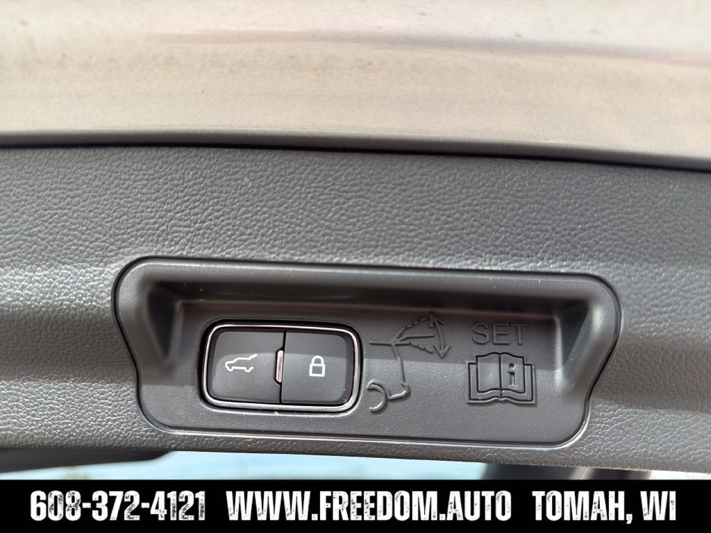 Used 2024 Ford Explorer XLT w/ Equipment Group 202A AWD/4WD image 34