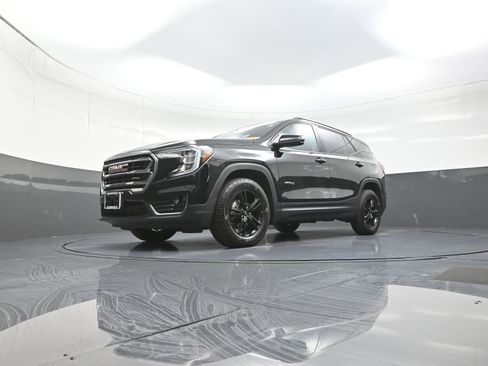 Used 2024 GMC Terrain AT4 image 11