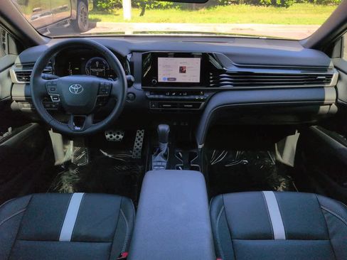 Used 2026 Toyota Camry SE w/ Convenience Package FWD image 14