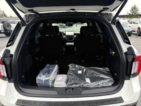 New 2026 Ford Explorer ST w/ Sun And Sound Package image 7