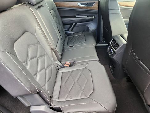 New 2026 Volkswagen Atlas SE image 21