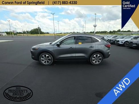 Used 2025 Ford Escape Platinum AWD/4WD image 2