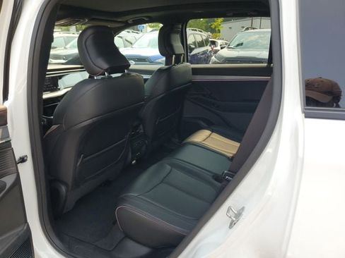 Used 2024 Jeep Wagoneer Launch Edition AWD/4WD image 14