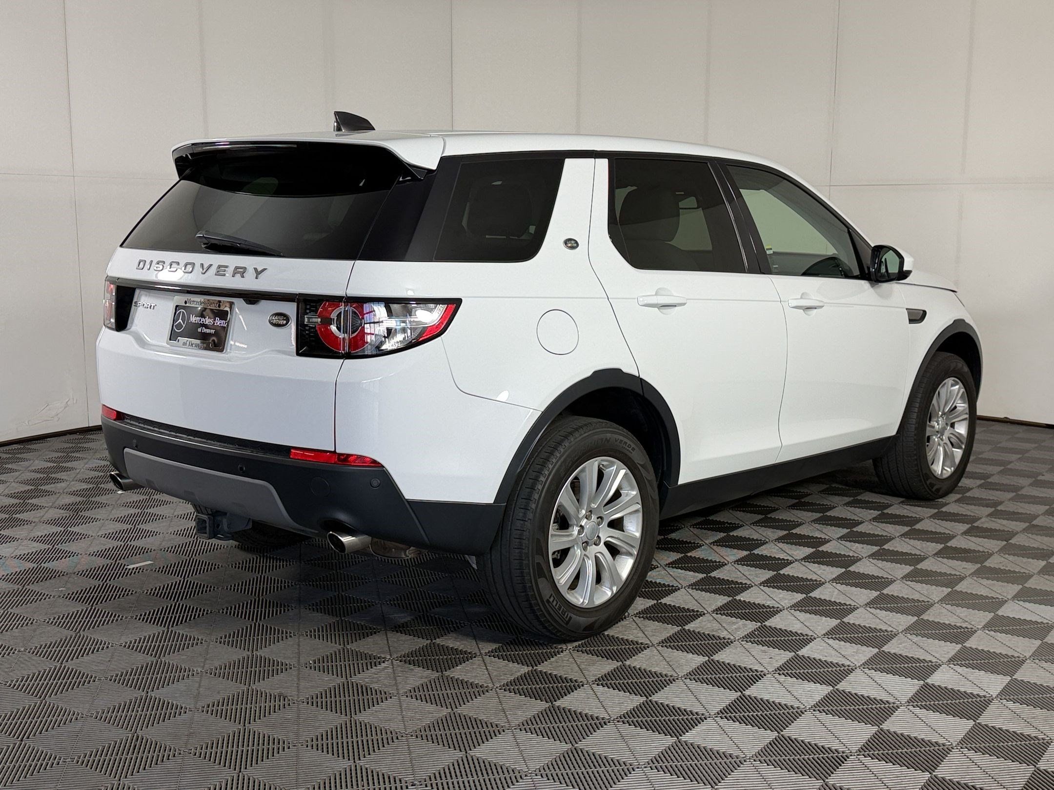 Used 2019 Land Rover Discovery Sport SE AWD/4WD image 9